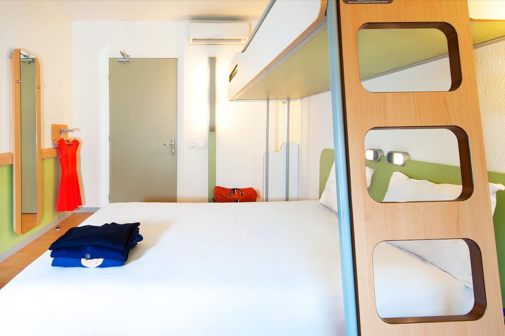 Ibis Budget Givet Zimmer foto